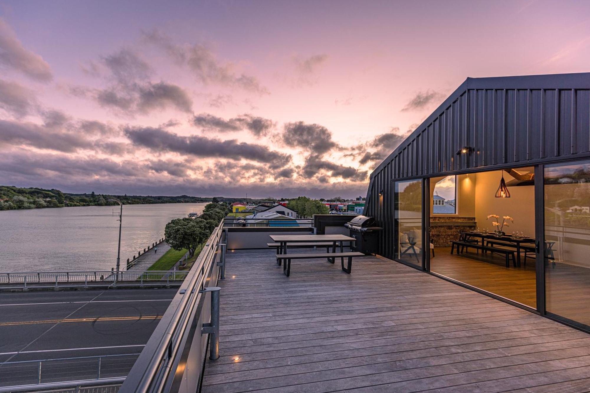 Johnston Apartments - Award-Winning Building, Your Unforgettable Stay วังกานุย ภายนอก รูปภาพ